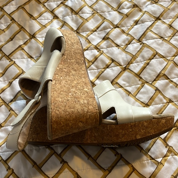 Clark’s comfy wedge sandals size 11 - Picture 3 of 3